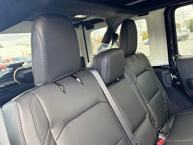 New 2026 Jeep Wrangler Unlimited Sahara AWD/4WD image 33