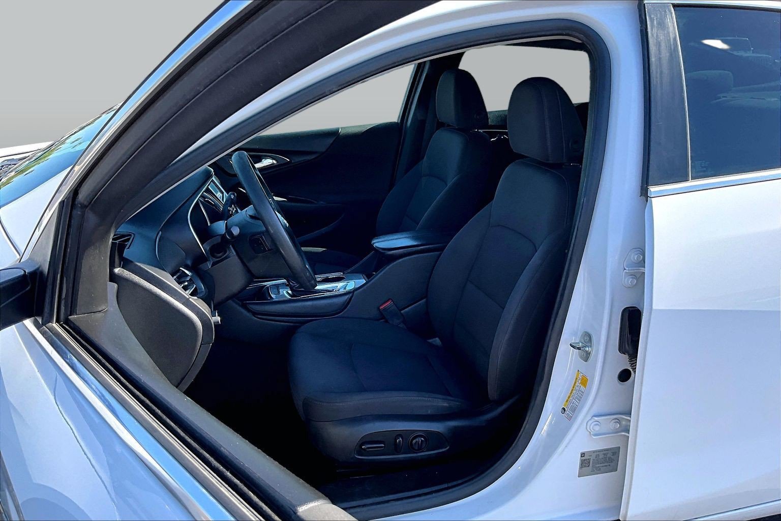 Used 2018 Chevrolet Malibu LT FWD image 23