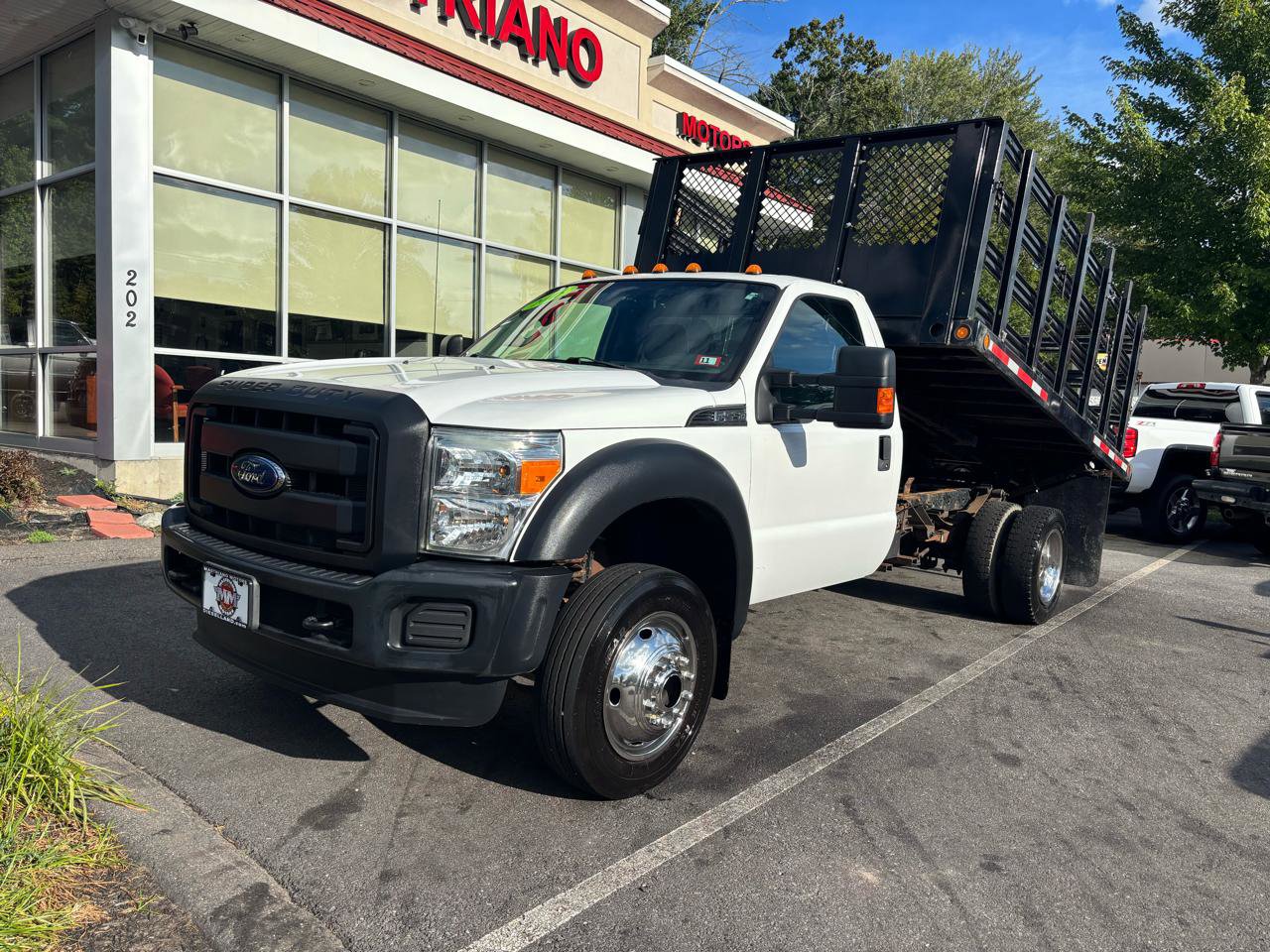 Used 2015 Ford F550 4x4 Regular Cab Super Duty image 2