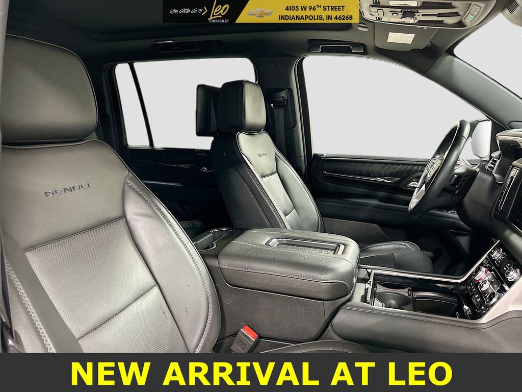 Used 2024 GMC Yukon XL Denali w/ Advanced Technology Package image 32