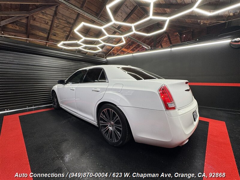 Used 2012 Chrysler 300 S RWD image 4