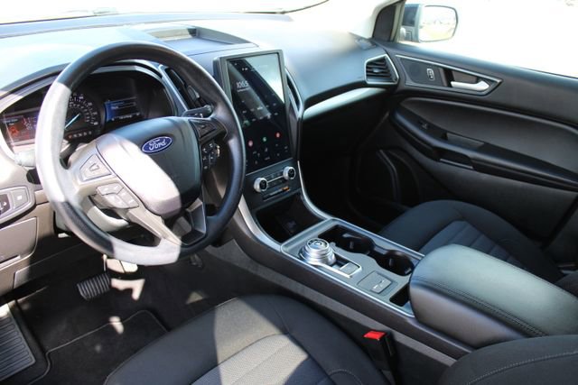 Used 2023 Ford Edge SE w/ Black Appearance Package AWD/4WD image 2