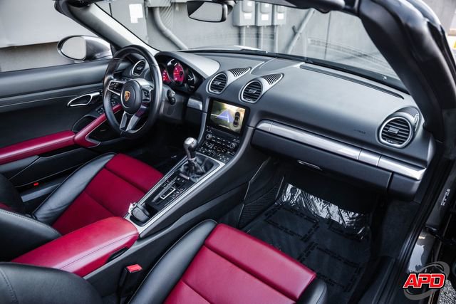 Used 2021 Porsche 718 Boxster RWD image 22