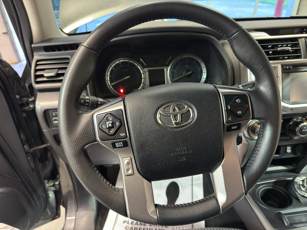 Used 2016 Toyota 4Runner SR5 AWD/4WD image 16