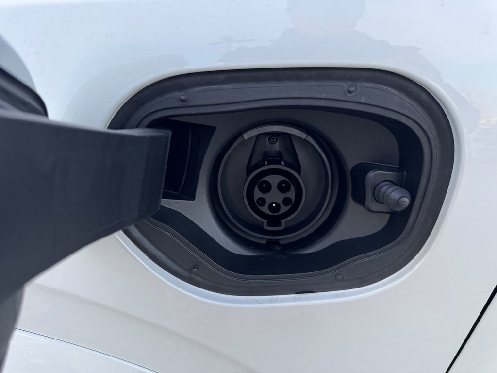 New 2026 Volvo XC90 T8 Ultra w/ Protection Package Premier image 27