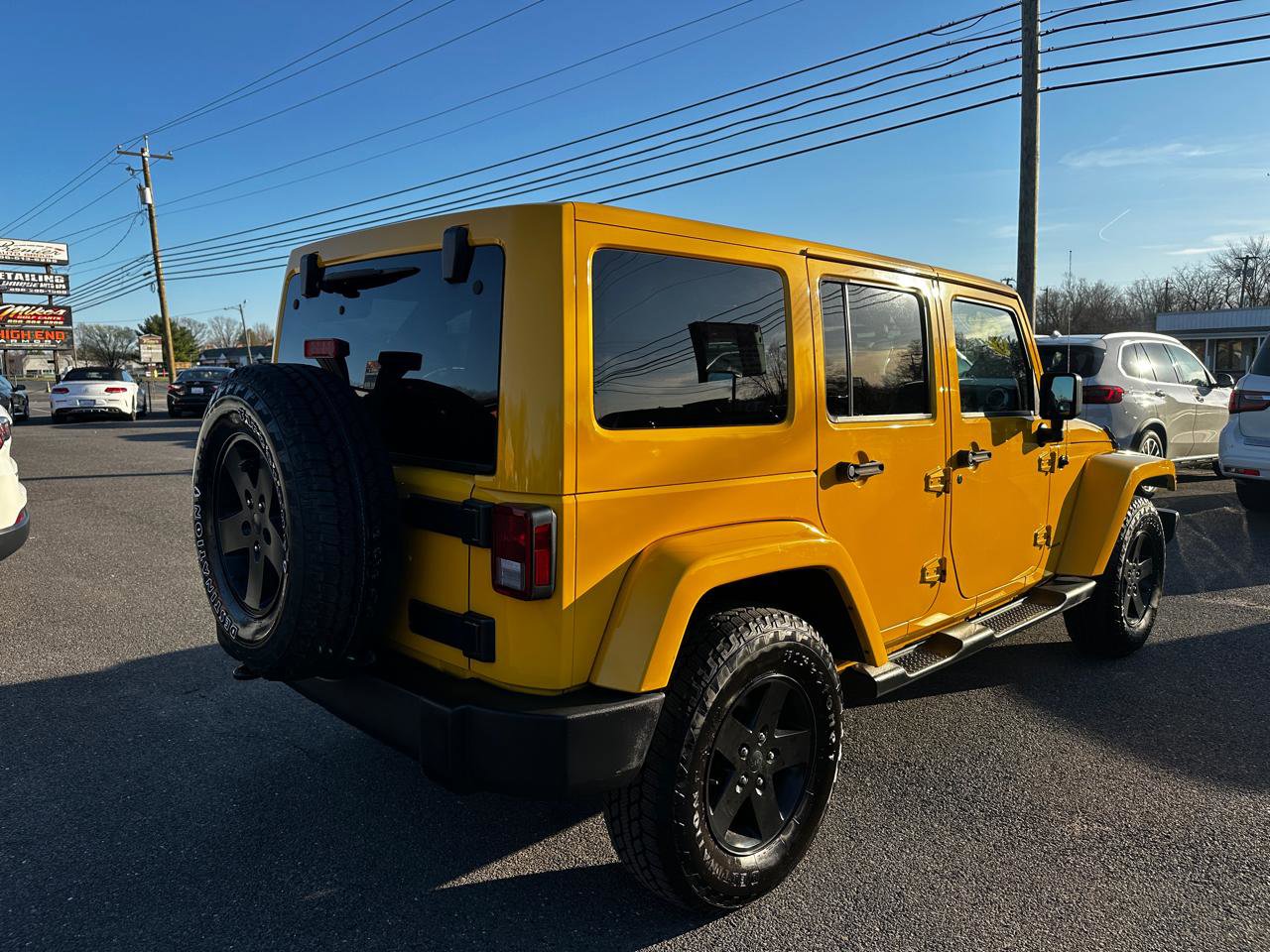 Used 2015 Jeep Wrangler Unlimited Sahara AWD/4WD image 5