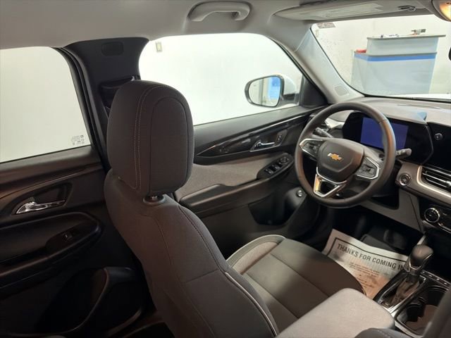 Used 2025 Chevrolet TrailBlazer LT w/ Convenience Package image 27