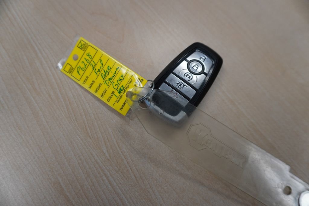 Used 2021 Ford Edge Titanium image 35