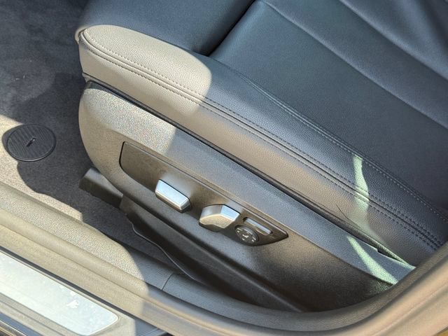 Used 2018 BMW 530e RWD image 19