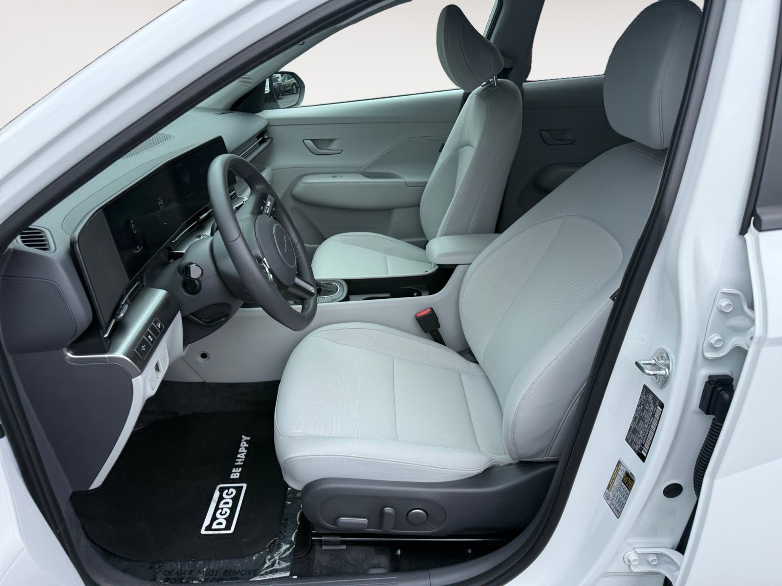 Certified 2025 Hyundai Kona SEL FWD image 10