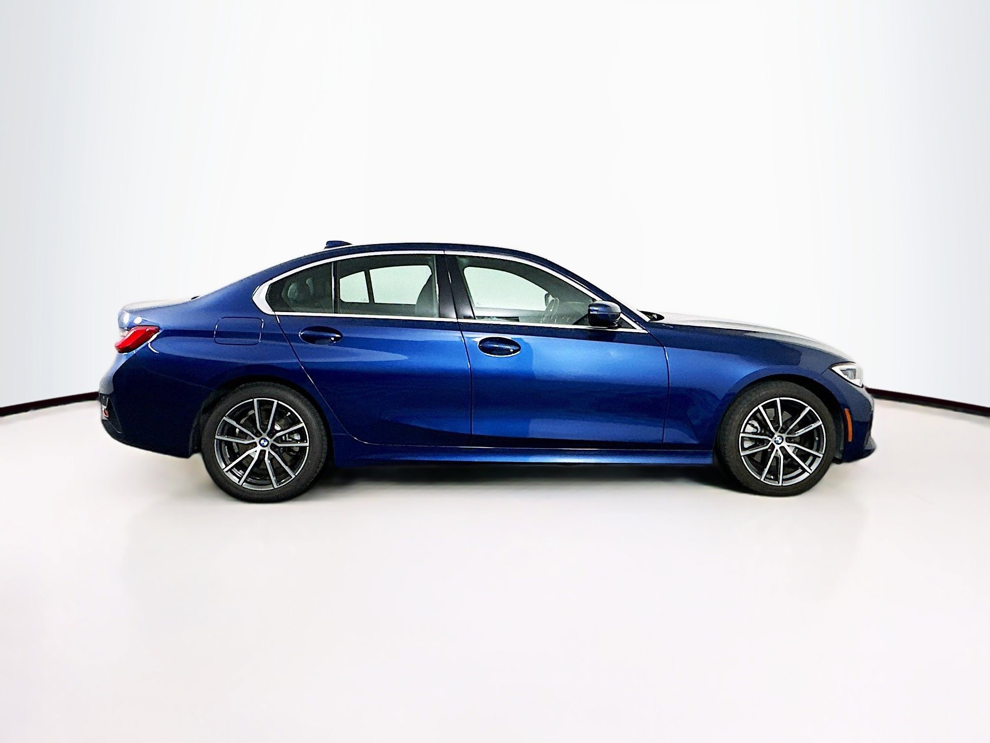 Used 2021 BMW 330i Sedan w/ Executive Package RWD image 10
