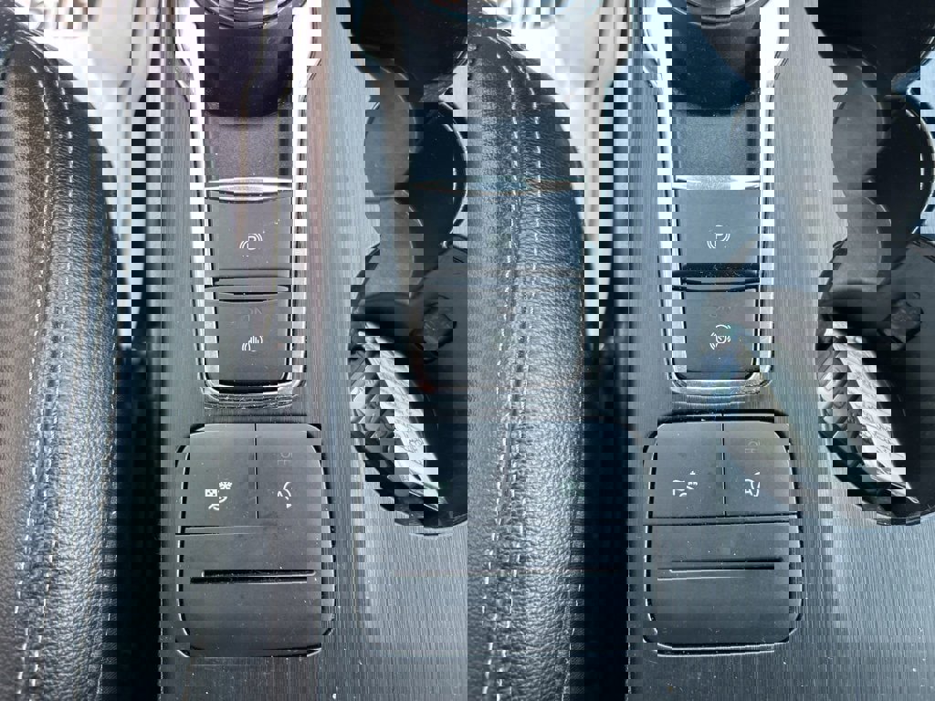 Used 2022 Ford Escape SEL w/ Technology Package image 37