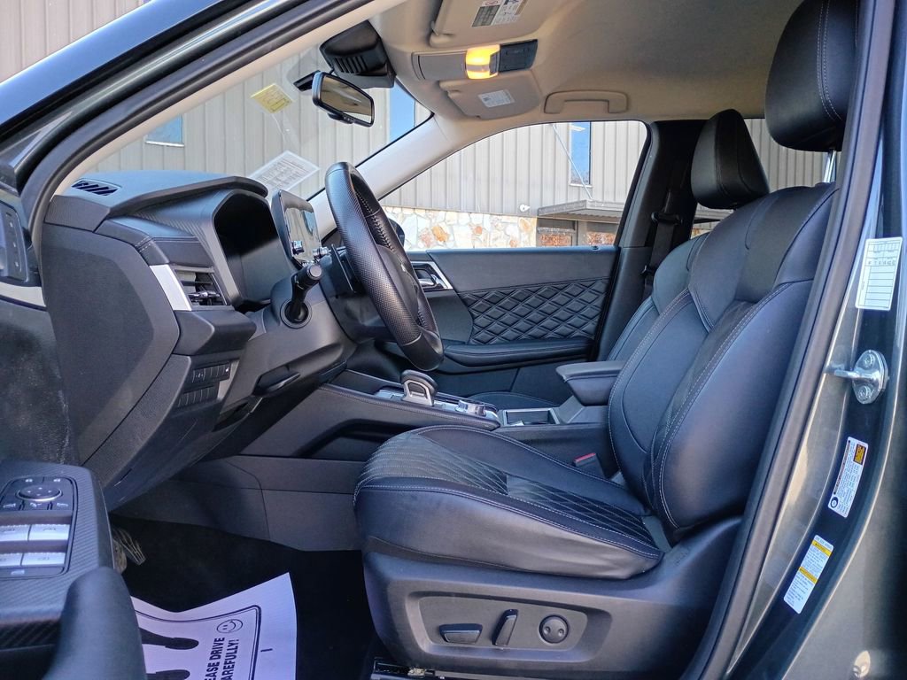 Used 2024 Mitsubishi Outlander SEL image 9