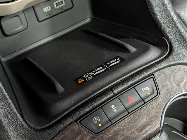 Used 2023 GMC Acadia Denali w/ Black Diamond Edition image 28