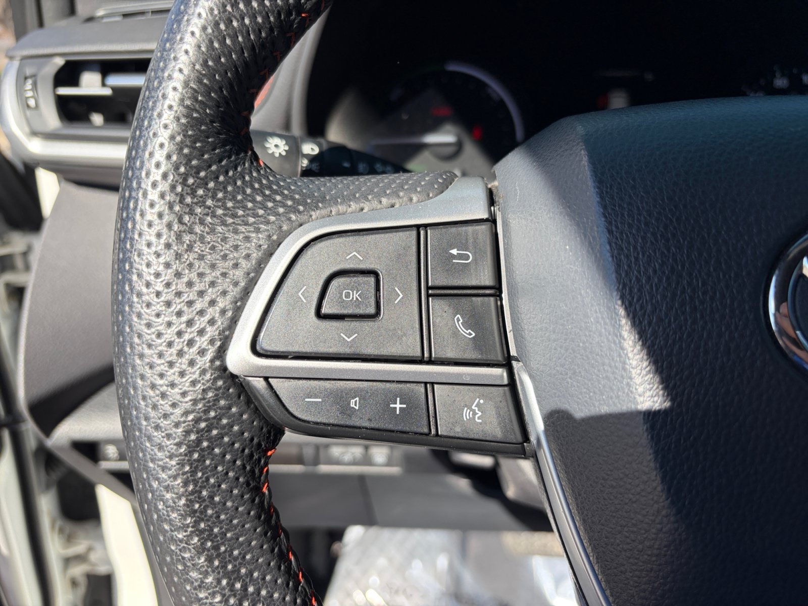 Used 2022 Toyota Sienna XSE w/ XSE Plus Package AWD/4WD image 14