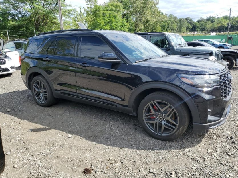 Used 2025 Ford Explorer ST image 1