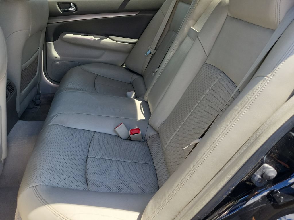 Used 2011 INFINITI G37 x Sedan w/ Premium Pkg AWD/4WD image 14