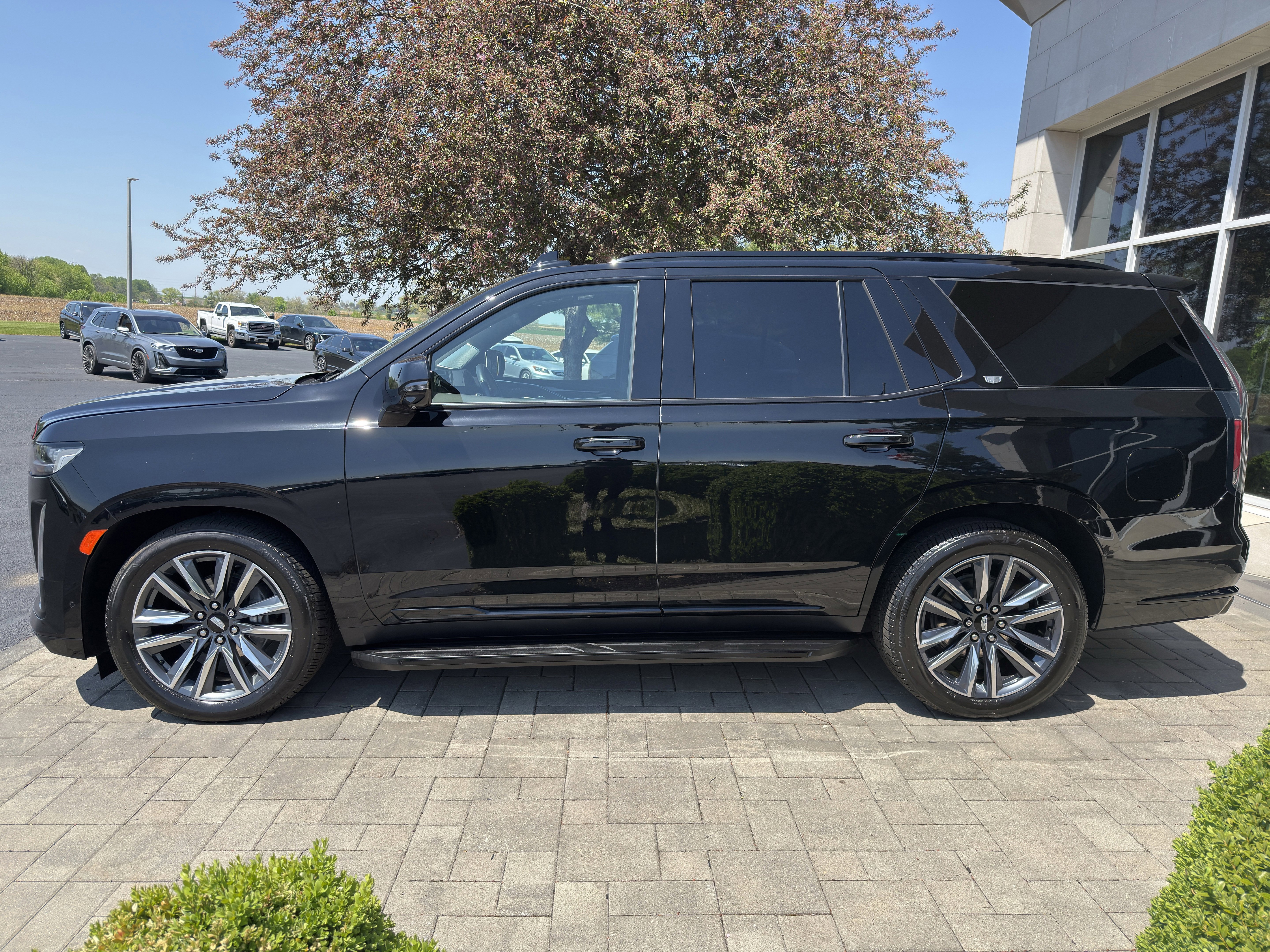 Used 2023 Cadillac Escalade Sport w/ Touring Package AWD/4WD image 4