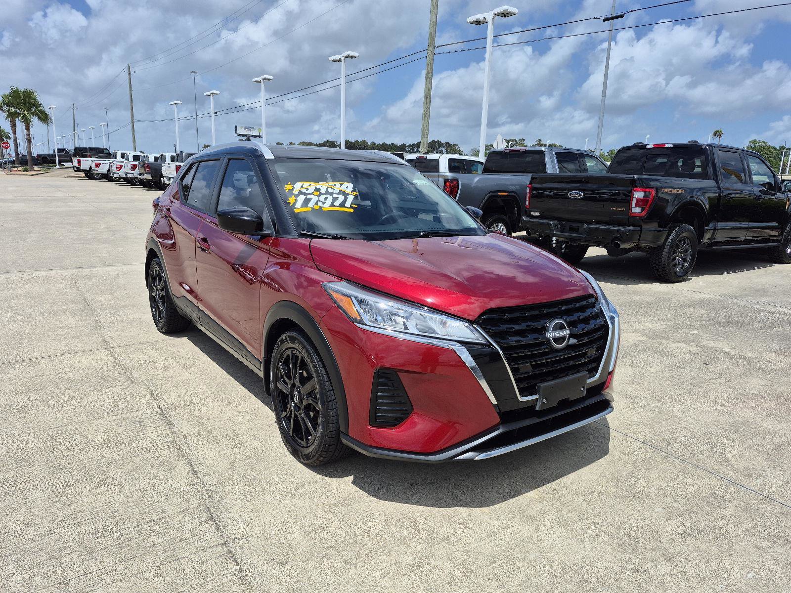 Used 2023 Nissan Kicks SV image 11