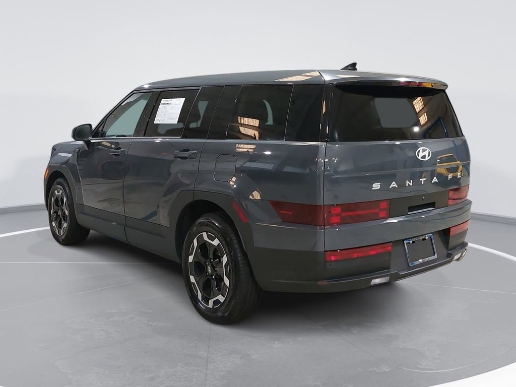 Used 2025 Hyundai Santa Fe SE FWD image 7