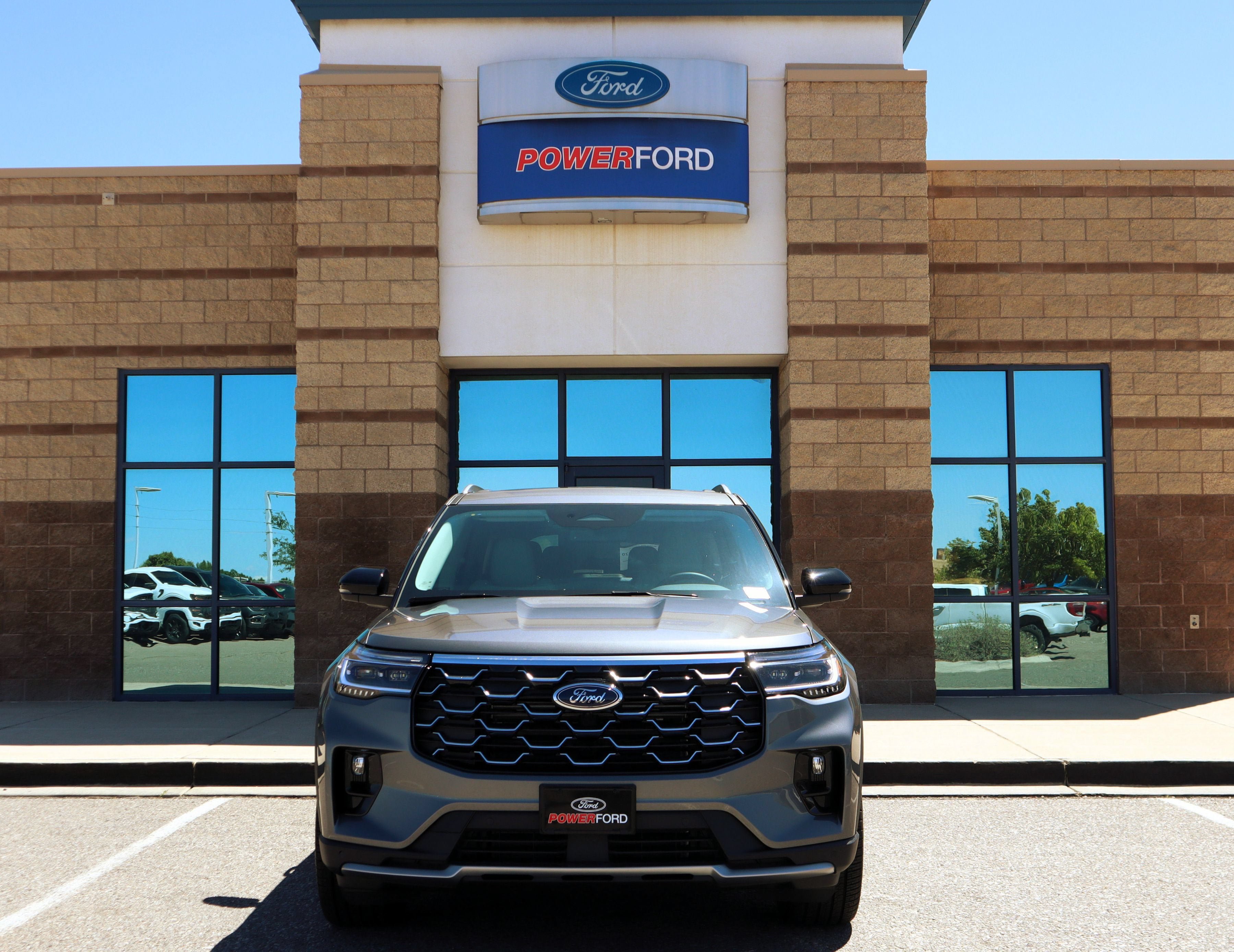 New 2026 Ford Explorer Platinum w/ LUX Leather Package AWD/4WD image 3