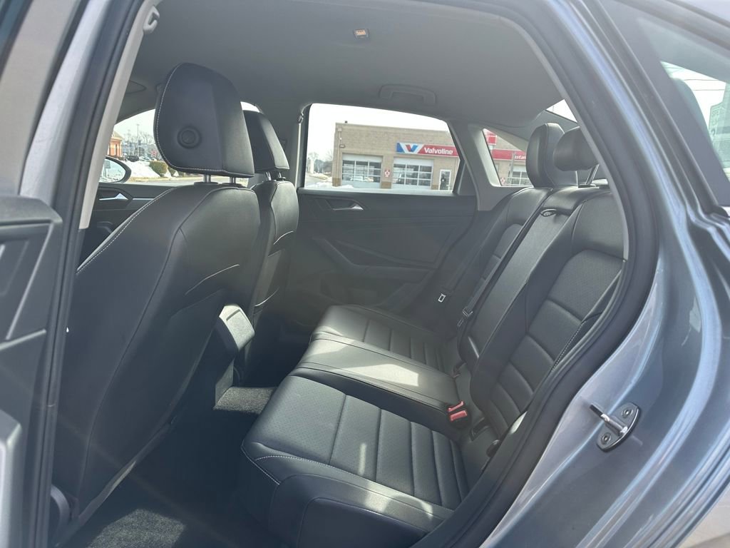 Used 2024 Volkswagen Jetta SE image 11