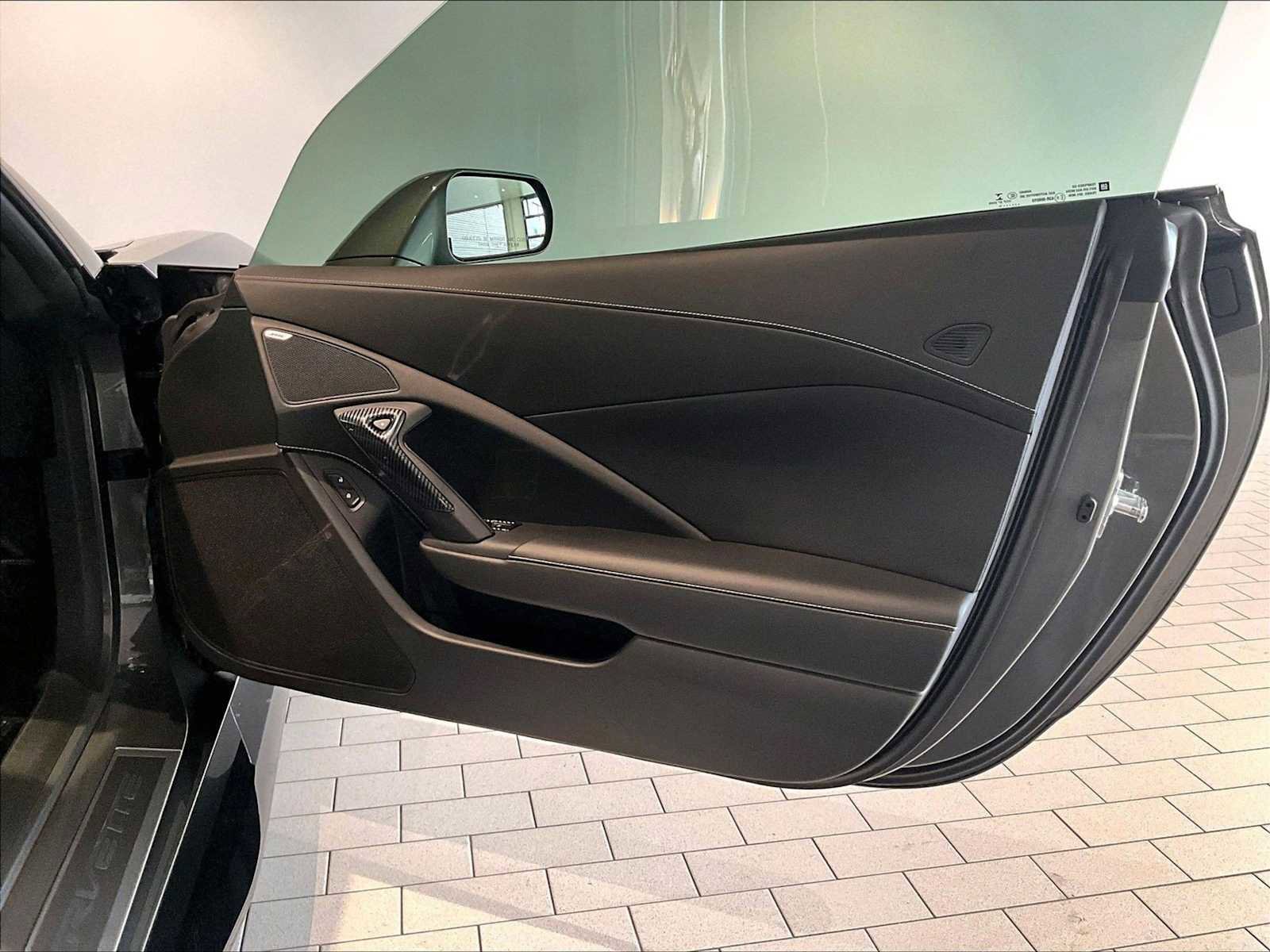 Used 2015 Chevrolet Corvette Z06 w/ 2LZ Preferred Equipment Group image 27