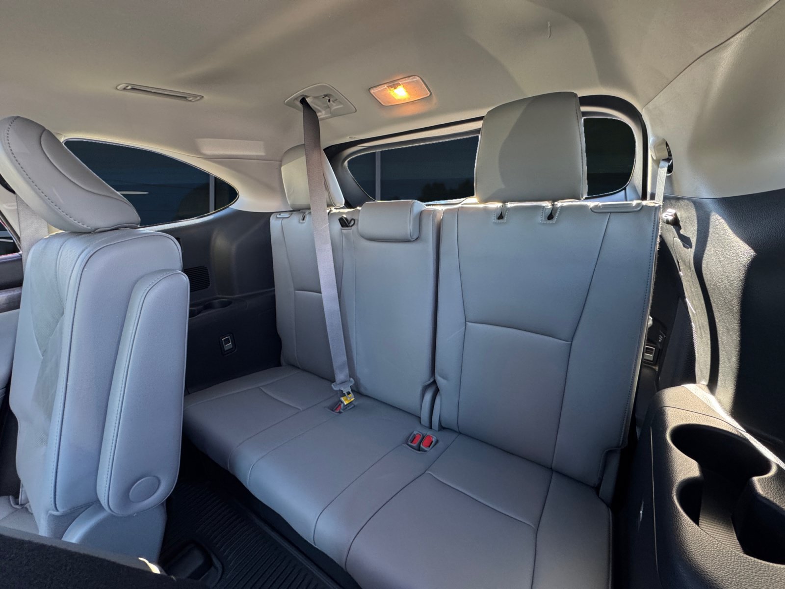 Used 2023 Toyota Highlander Platinum AWD/4WD image 17
