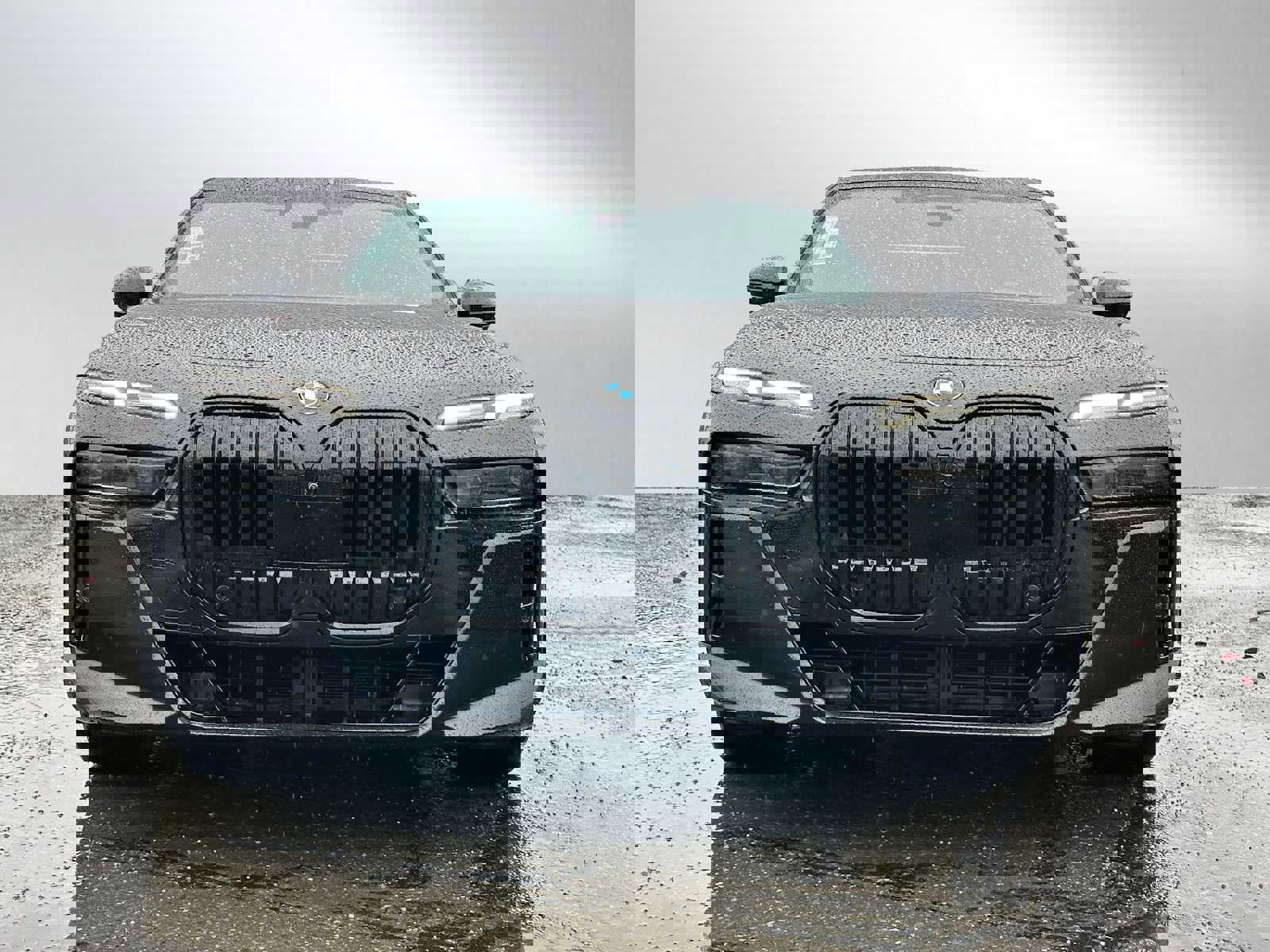 Used 2023 BMW 760i xDrive image 2