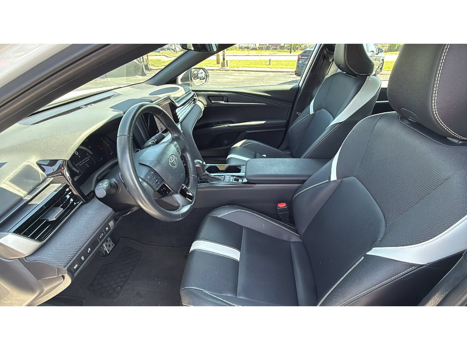 Certified 2025 Toyota Camry SE FWD image 31