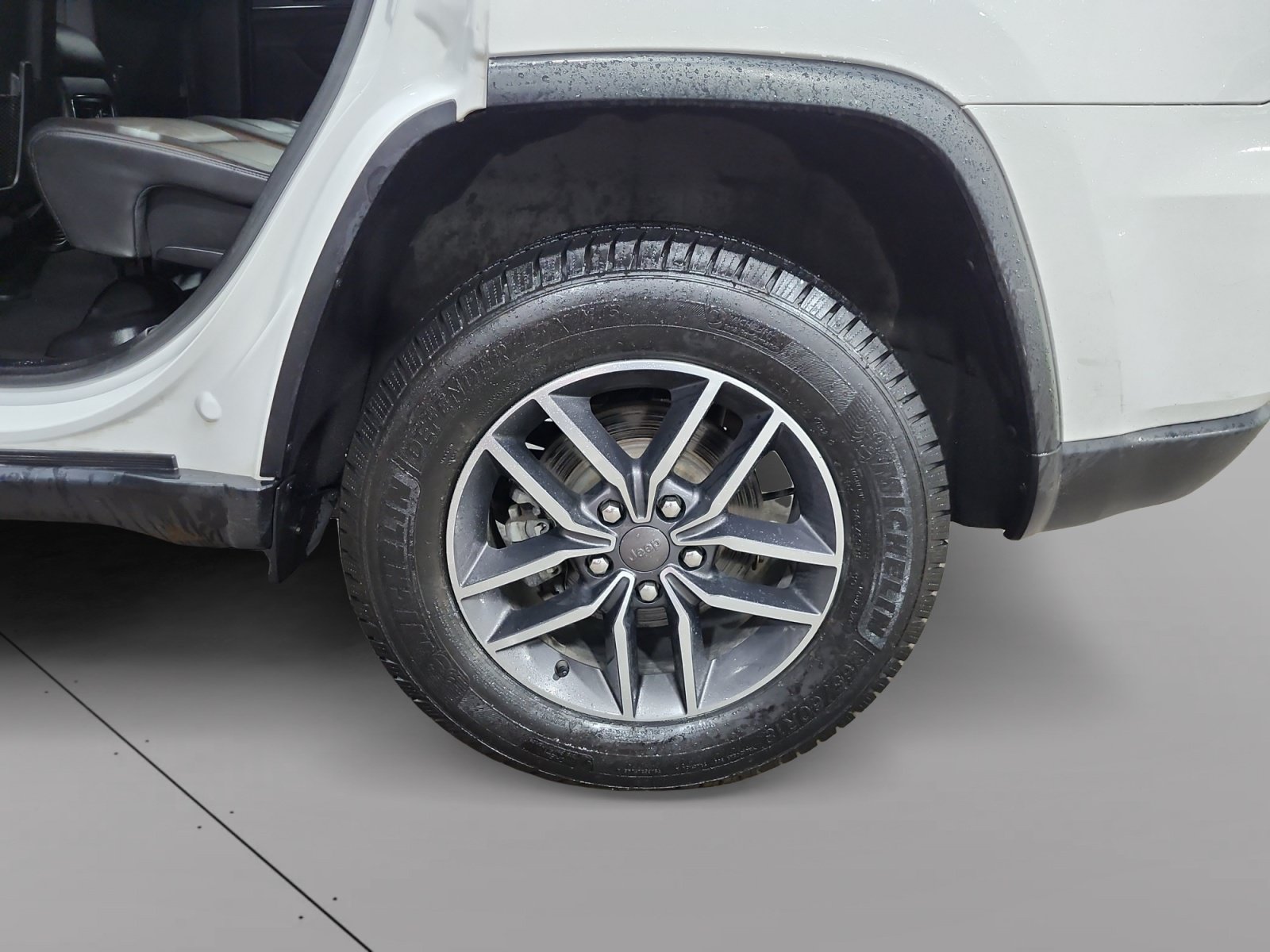 Used 2019 Jeep Grand Cherokee Limited w/ Luxury Group II AWD/4WD image 14