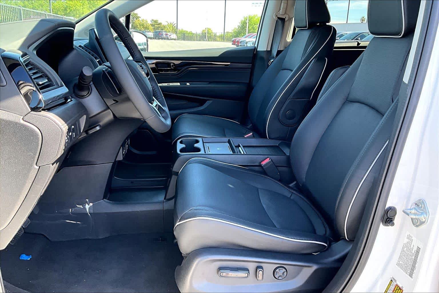 New 2026 Honda Odyssey Elite image 9