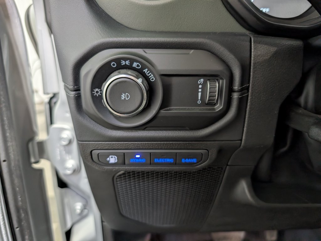 Used 2024 Jeep Wrangler High Altitude AWD/4WD image 18