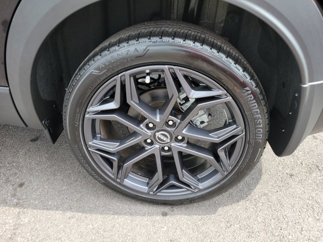 Used 2025 Nissan Kicks SR FWD image 28