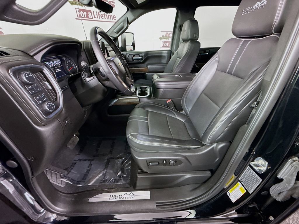 Used 2020 Chevrolet Silverado 3500 High Country w/ Technology Package AWD/4WD image 27