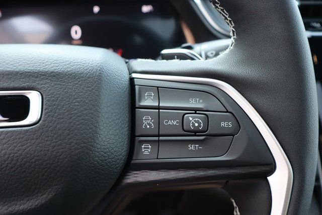 New 2025 Jeep Grand Cherokee Altitude w/ Trailer Tow Package image 14