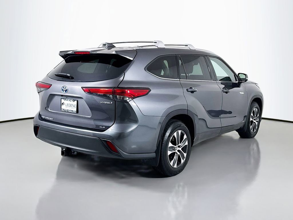 Used 2021 Toyota Highlander XLE AWD/4WD image 5