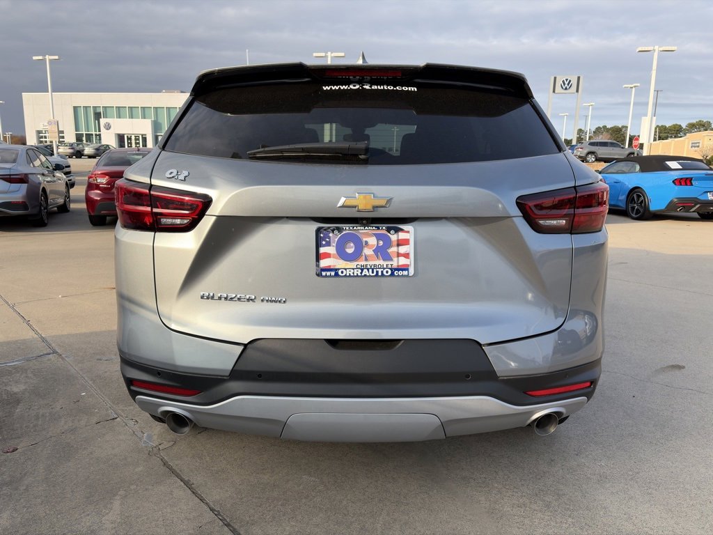 Used 2025 Chevrolet Blazer LT w/ Driver Confidence Package image 4