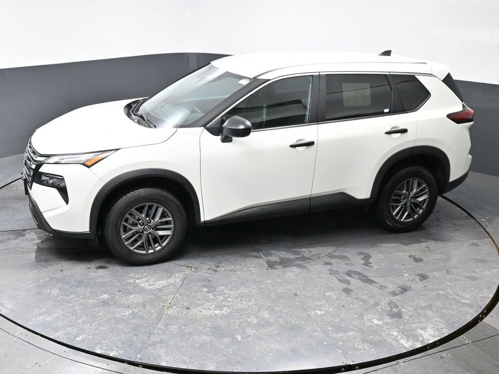 Used 2024 Nissan Rogue S image 42