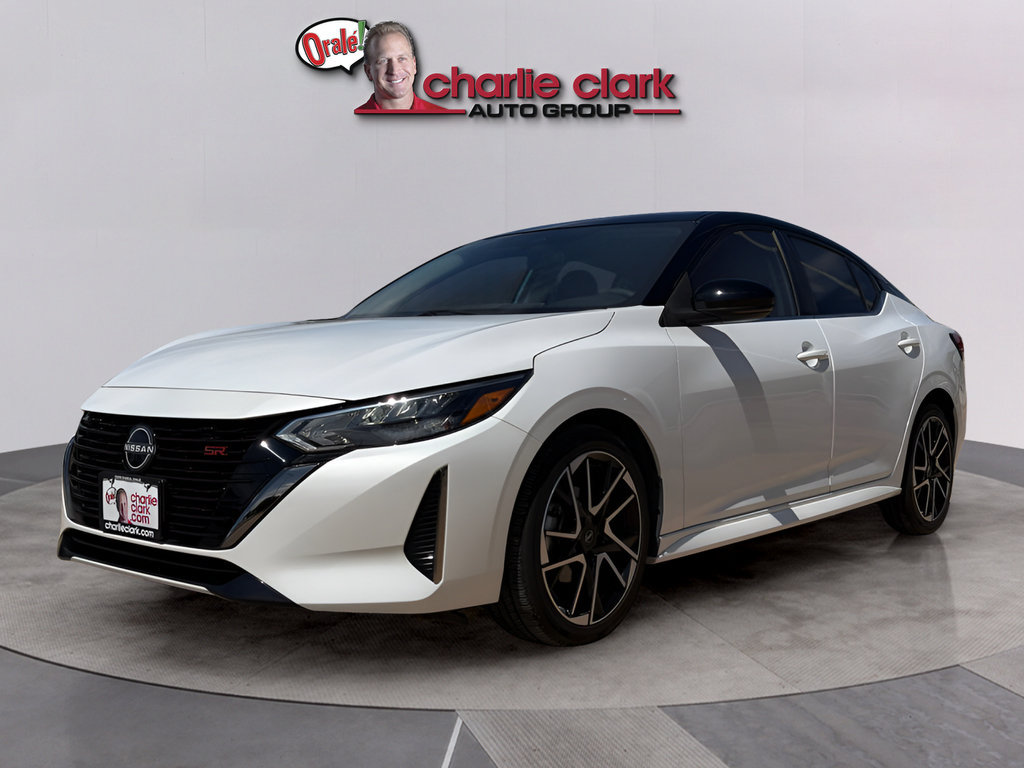 Used 2025 Nissan Sentra SR FWD image 1