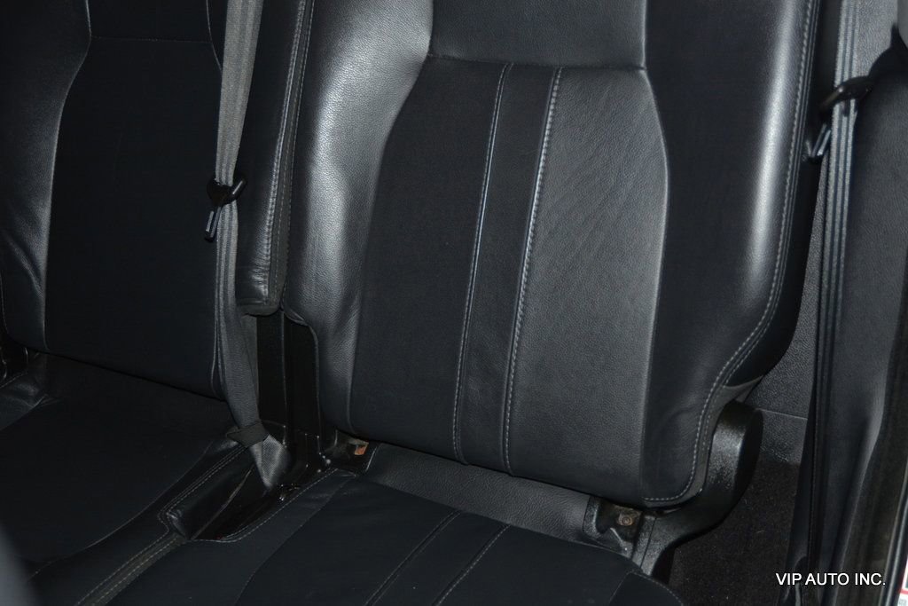 Used 2015 Land Rover LR4 HSE image 25