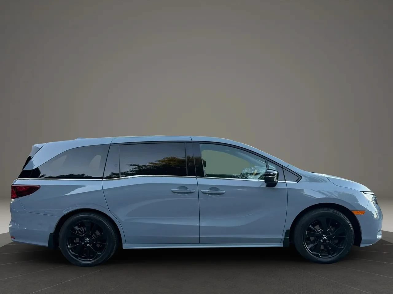 Used 2024 Honda Odyssey Sport image 7