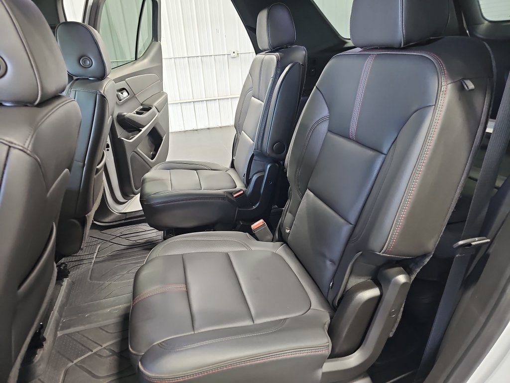Used 2023 Chevrolet Traverse RS AWD/4WD image 14