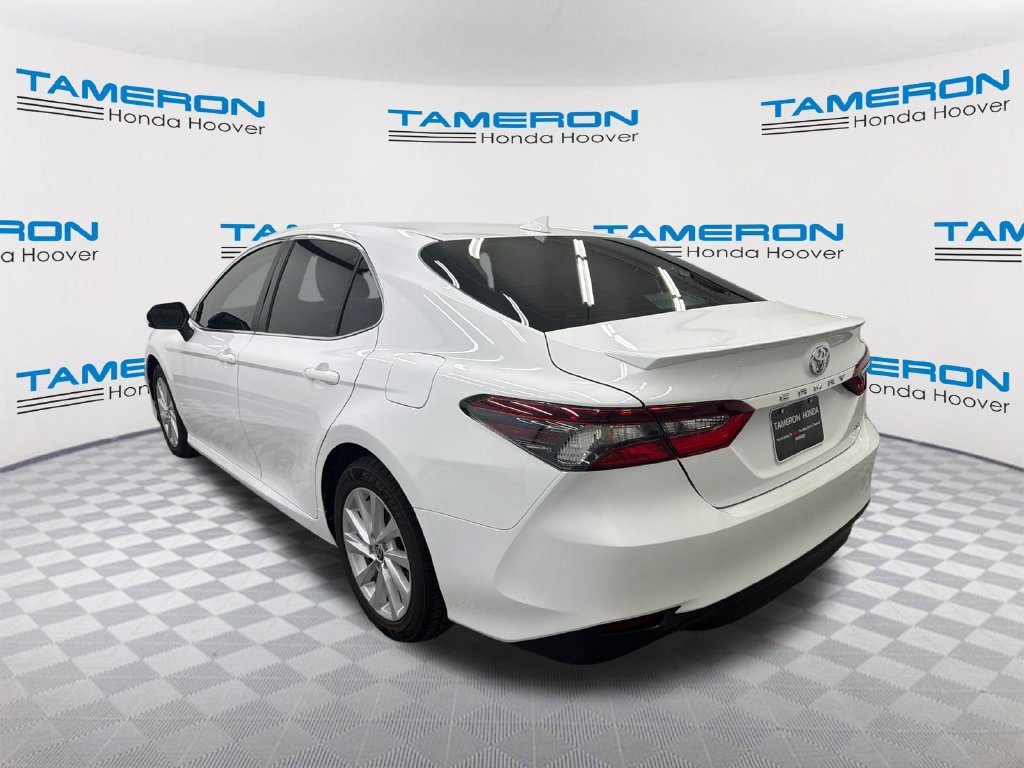 Used 2022 Toyota Camry LE FWD image 3