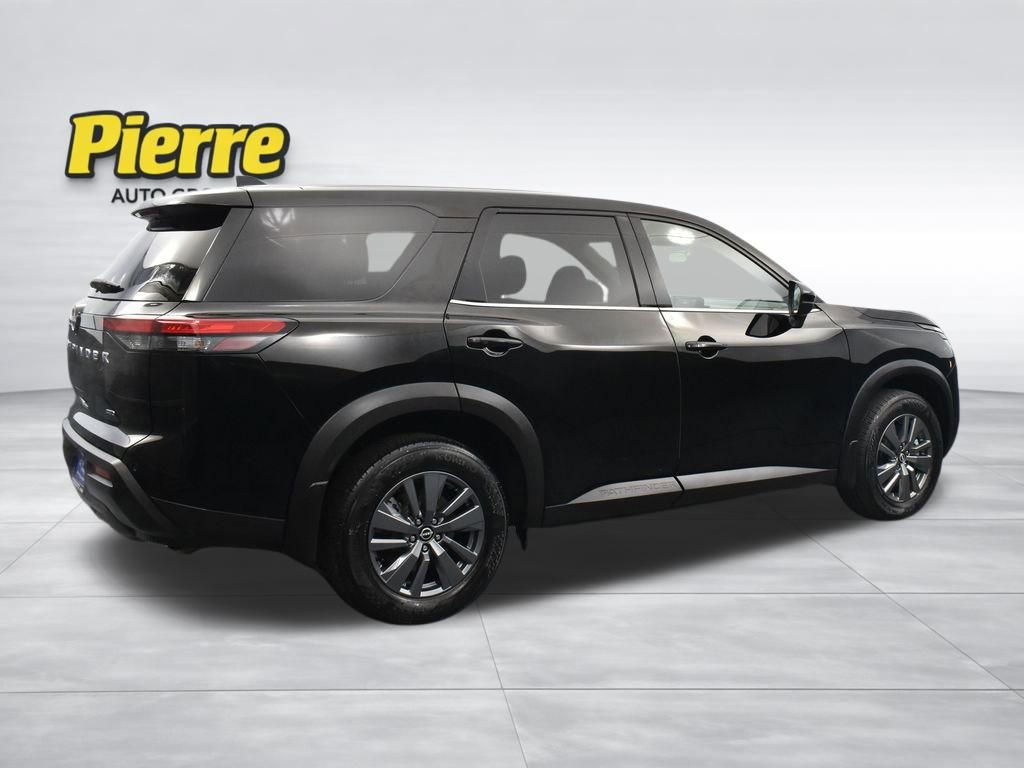Used 2024 Nissan Pathfinder S AWD/4WD image 4