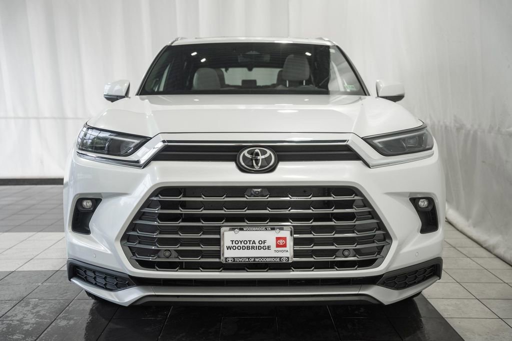 Used 2025 Toyota Grand Highlander AWD Hybrid image 2