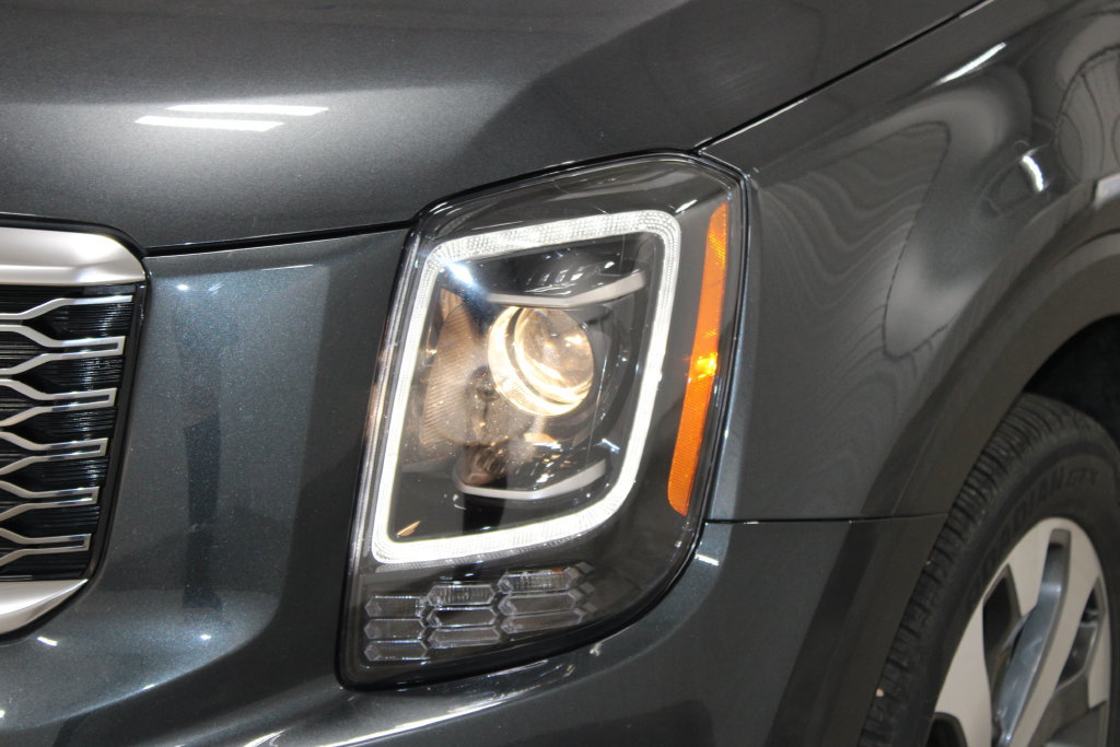 Used 2020 Kia Telluride S FWD image 13