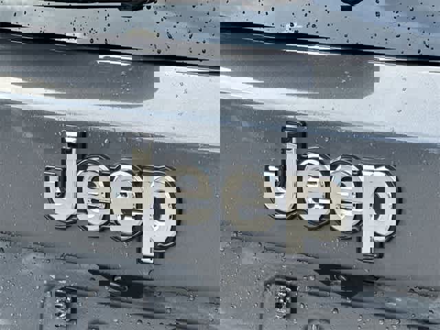 Used 2023 Jeep Renegade Latitude image 28