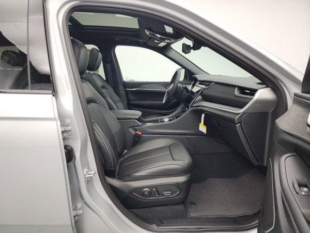 New 2024 Jeep Grand Cherokee Limited 4xe image 31