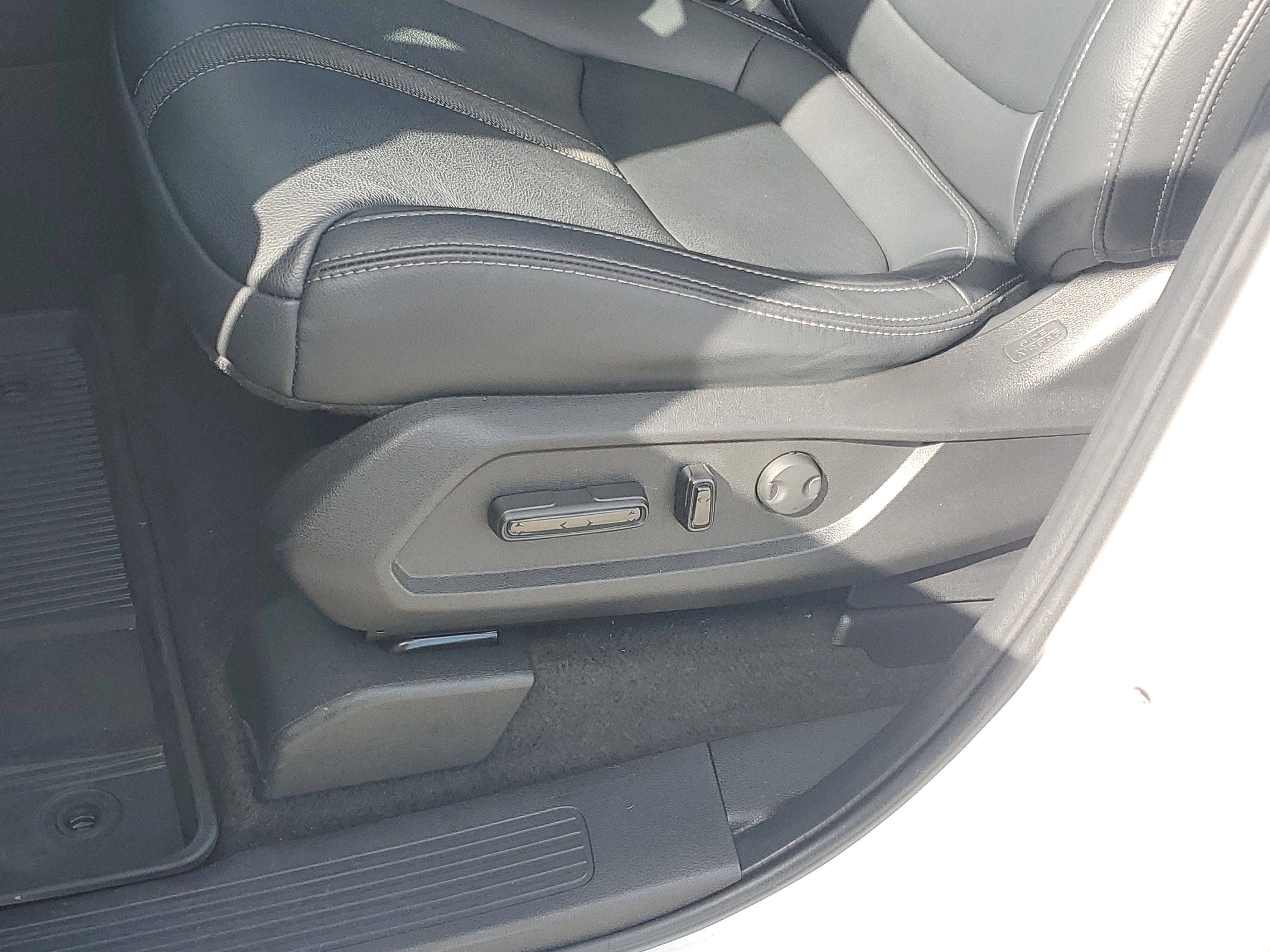 Used 2023 Honda Pilot Touring image 18